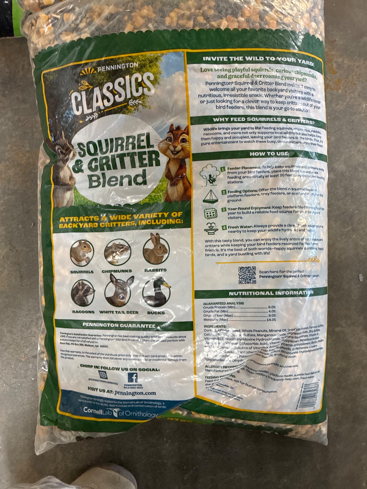 Pennington Classics Squirrel & Critter Blend Wildlife Food with Corn and Sunflower Seeds, 20lb — photo 2